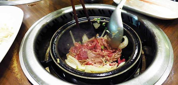 【三重餐廳】旺角石頭火鍋-香氣十足的石頭火鍋店 【三重餐廳】旺角石頭火鍋-香氣十足的石頭火鍋店