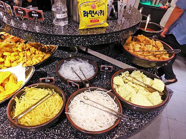 【台北餐廳】兩餐韓國年糕火鍋-韓式火鍋吃到飽