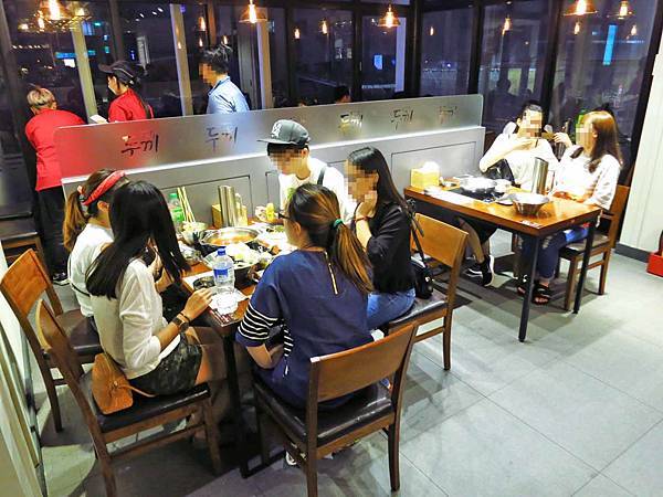 【台北餐廳】兩餐韓國年糕火鍋-韓式火鍋吃到飽