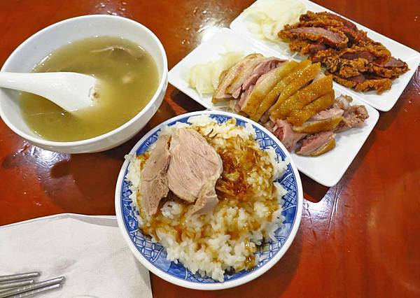 【蘆洲美食】辰記煮麵-香噴噴令人無法抗俱的鵝油飯 【蘆洲美食】辰記煮麵-香噴噴令人無法抗俱的鵝油飯