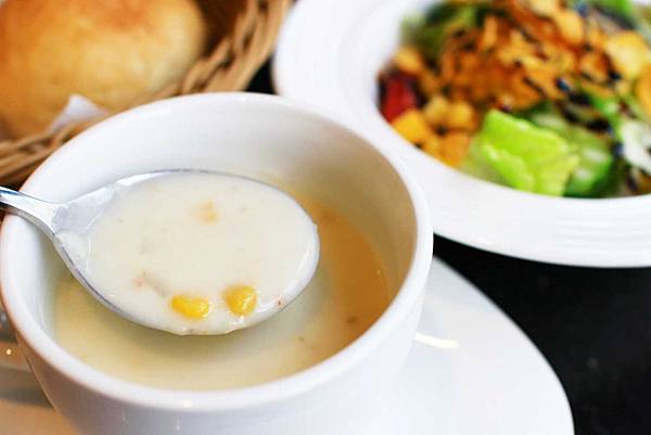 【新店餐廳】閨蜜創義廚房-獨創的青醬麵疙瘩義大利麵