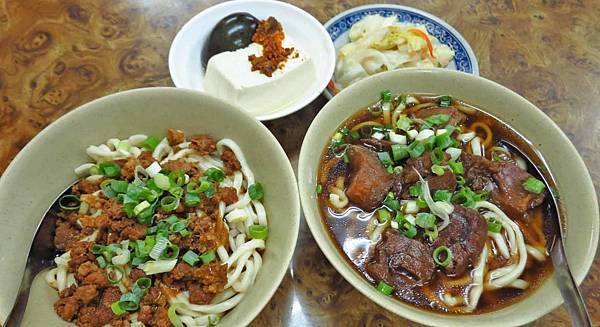 【台北萬華美食】富宏牛肉麵-全台北CP值最高的牛肉麵