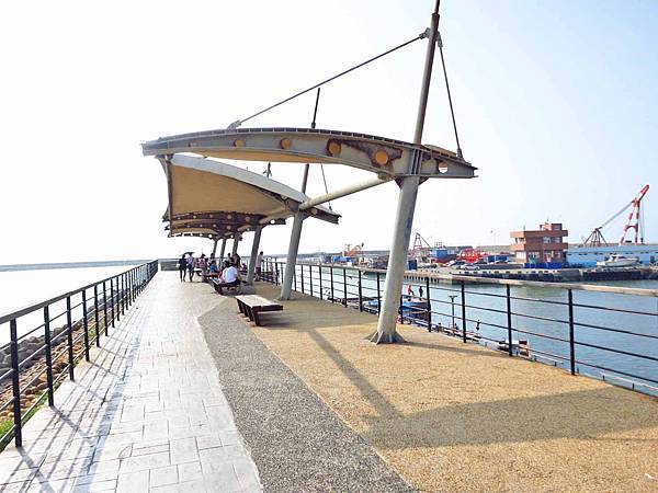 【桃園旅遊】竹圍漁港一日遊-超大新鮮海產與眺望飛機降落