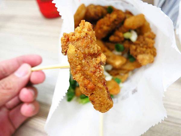 【蘆洲美食】中華讚鹹酥雞-加洋蔥和蔥的特殊口味鹹酥雞