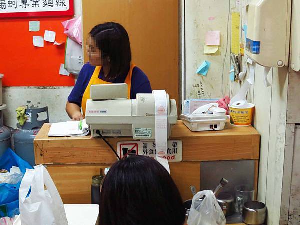 【台北萬華美食】陳記專業蚵仔麵線-超大顆飽滿的蚵仔