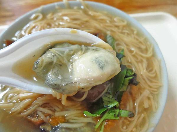【台北萬華美食】陳記專業蚵仔麵線-超大顆飽滿的蚵仔 【台北萬華美食】陳記專業蚵仔麵線-超大顆飽滿的蚵仔
