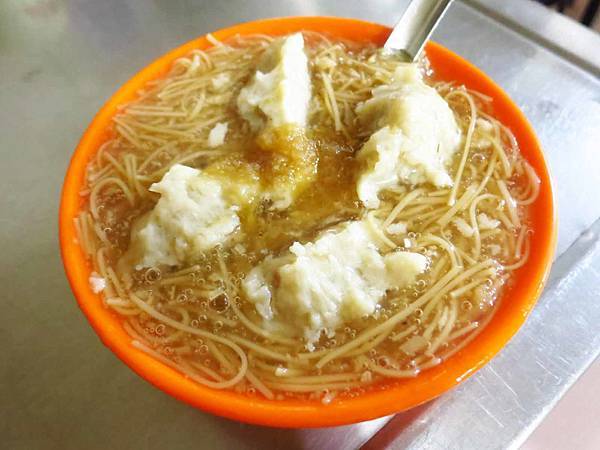 【台北萬華美食】萬華戲院大腸麵線魷魚羹-超過50年隱藏版麵線店