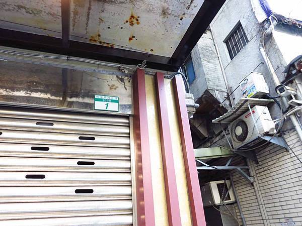 【台北萬華美食】萬華戲院大腸麵線魷魚羹-超過50年隱藏版麵線店