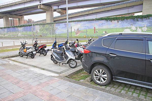 【台北旅遊】水上巴士夏季限定新店溪夜航-倒映在河中的水光雲影