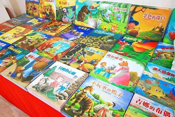 【暢銷書籍、兒童有聲書、兒童玩具】全面下殺６９折起！夏季涼被、床包、名牌枕頭，寢具全面下殺１折起。限時搶購只有9天！桃園特賣會