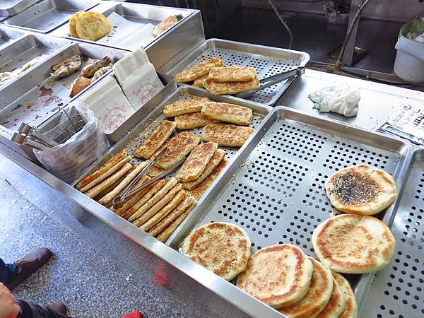 【花蓮美食】南埔純手工早點-內餡飽滿的鍋貼