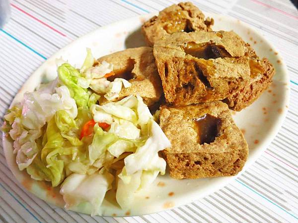 【蘆洲美食】脆皮臭豆腐-外皮炸的比餅乾還乾的臭豆腐 【蘆洲美食】脆皮臭豆腐-外皮炸的比餅乾還乾的臭豆腐