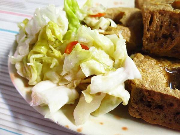 【蘆洲美食】脆皮臭豆腐-外皮炸的比餅乾還乾的臭豆腐