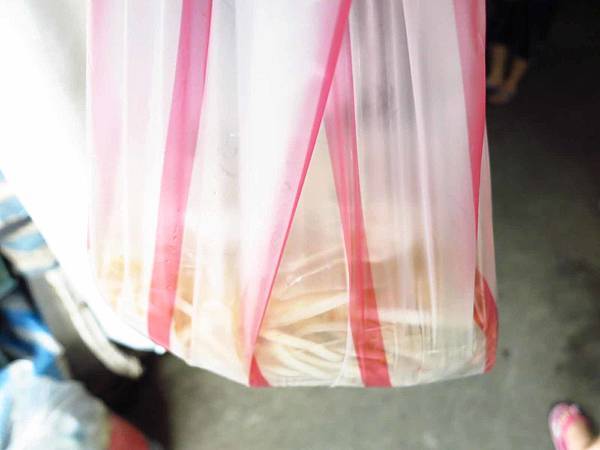 【新莊美食】中美市場麵攤-超大份量的麵店 【新莊美食】中美市場麵攤-超大份量的麵店