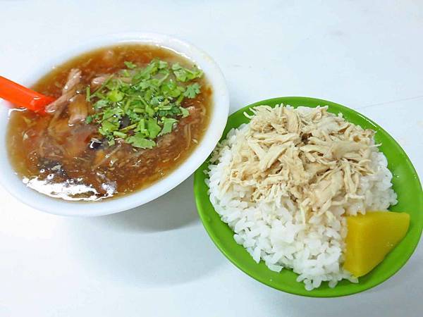 【台北美食】社子正老牌北港赤肉羹-50年老店的美味雞肉飯 【台北美食】社子正老牌北港赤肉羹-50年老店的美味雞肉飯