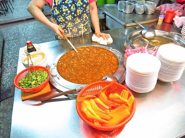 【台北美食】社子正老牌北港赤肉羹-50年老店的美味雞肉飯