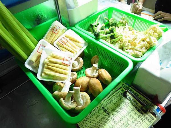 【花蓮美食】德安橋頭香酥雞-需等二個小時以上的隱藏版美食