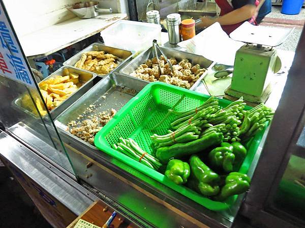 【花蓮美食】德安橋頭香酥雞-需等二個小時以上的隱藏版美食