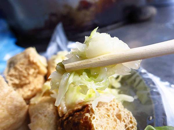 【蘆洲美食】陳家傳統小吃-美味的臭豆腐與大腸麵線