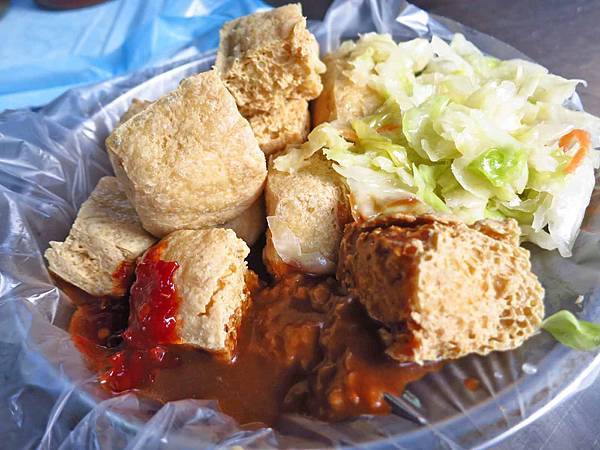 【蘆洲美食】陳家傳統小吃-美味的臭豆腐與大腸麵線