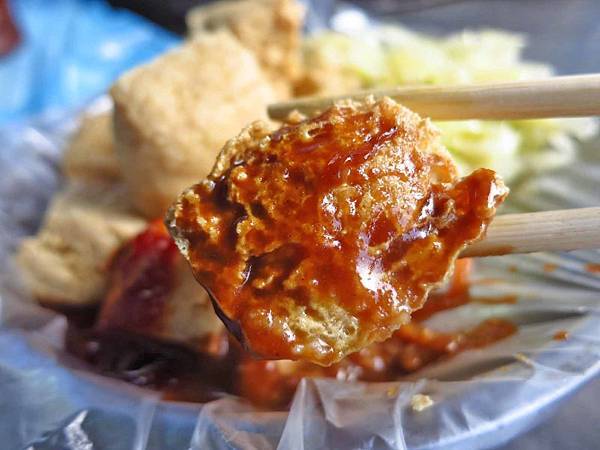 【蘆洲美食】陳家傳統小吃-美味的臭豆腐與大腸麵線