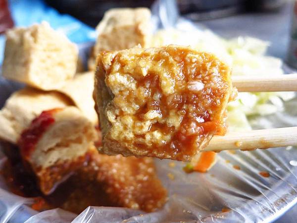 【蘆洲美食】陳家傳統小吃-美味的臭豆腐與大腸麵線