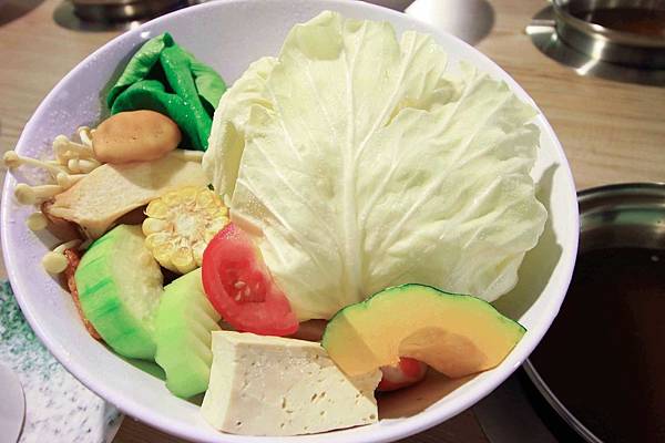 【泰山餐廳】上饌享樂火鍋-巨大霸肉盤超大份量