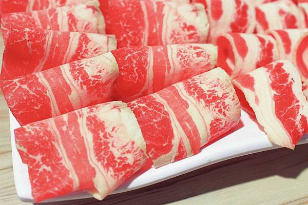 【泰山餐廳】上饌享樂火鍋-巨大霸肉盤超大份量