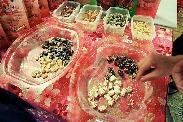 【台北旅遊】新北市觀光工廠歡樂夏日遊"好友揪一夏"4人同行1人免費-大黑松小倆口牛軋糖創意博物館&琉傳天下藝術館