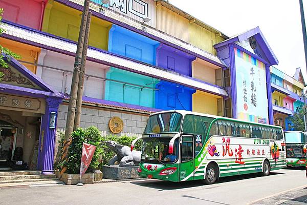 【台北旅遊】新北市觀光工廠歡樂夏日遊"好友揪一夏"4人同行1人免費-大黑松小倆口牛軋糖創意博物館&琉傳天下藝術館