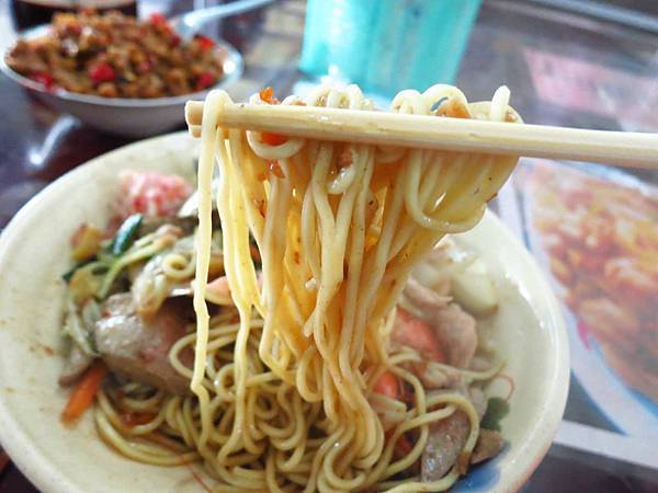 【花蓮美食】佳興冰果店-份量驚人超大碗什錦麵 【花蓮美食】佳興冰果店-份量驚人超大碗什錦麵