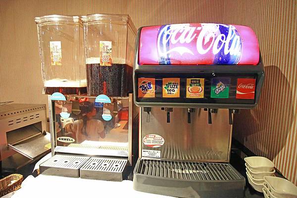 【新莊餐廳】捷運附近的統厚牛排-不到200元也能吃到完整的原肉牛排