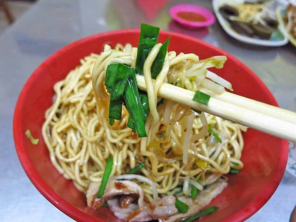 【花蓮美食】傳統美食玉里麵-非用餐時間也是大排長龍