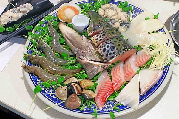 【新莊餐廳】郁之町日式鍋物-雞豬牛羊一次通吃