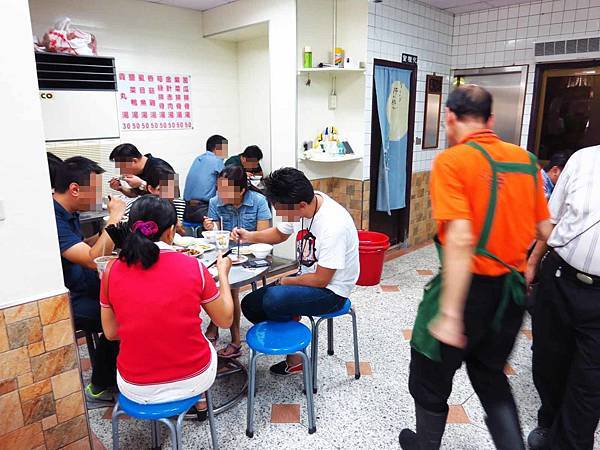 【台北美食】梁記嘉義雞肉飯-可怕的排隊人氣店家