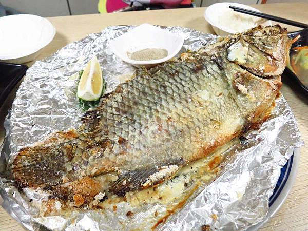 【花蓮美食】兩津烤魚-225元就能吃到平價無菜單料理