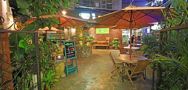 【板橋餐廳】Chatting愜庭洋廚-都市裡的戶外景觀餐廳 【板橋餐廳】Chatting愜庭洋廚-都市裡的戶外景觀餐廳