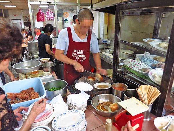 【台北美食】賣麵炎仔金泉小吃店-排隊人潮嚇死人的小吃店