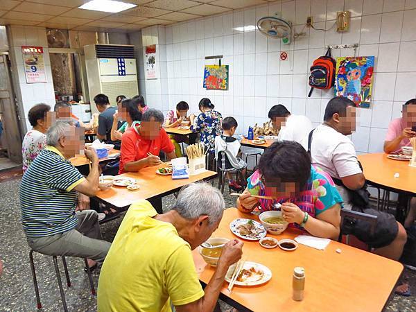 【台北美食】賣麵炎仔金泉小吃店-排隊人潮嚇死人的小吃店