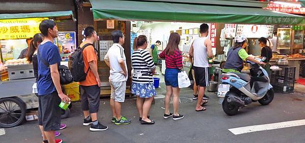 【台北美食】藍家割包-公館夜市人氣美食