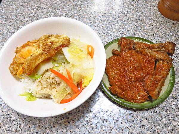 【台北美食】赤峰街無名排骨飯-低調沒有招牌的排骨飯 【台北美食】赤峰街無名排骨飯-低調沒有招牌的排骨飯