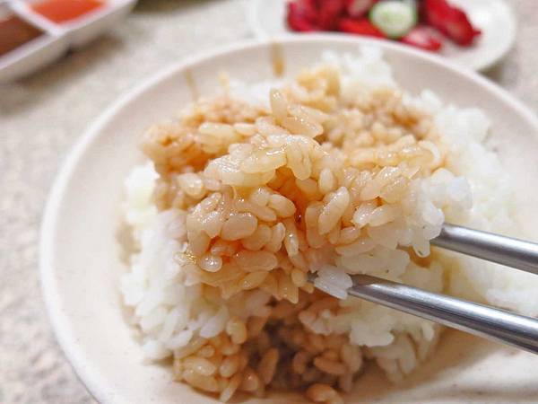 【三重美食】傳統好滋味-好吃的10元油雞香飯