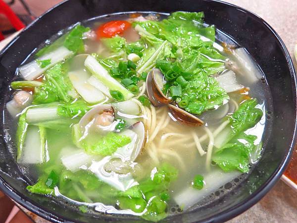 【三重美食】傳統好滋味-好吃的10元油雞香飯