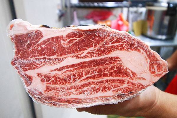 【泰山餐廳】上饌享樂火鍋-最高等級M9+和牛、龍蝦、巨大霸肉盤超大份量