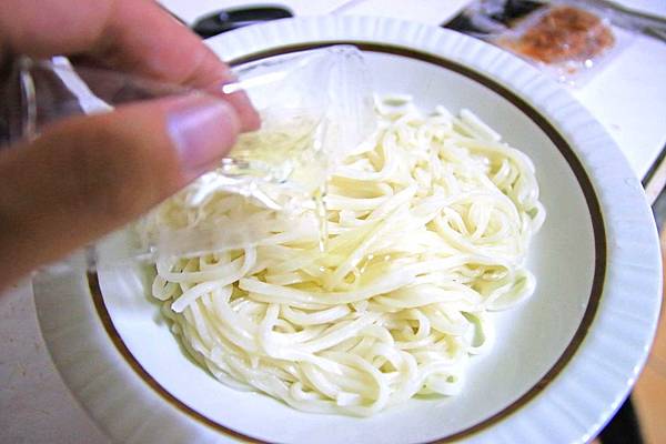 【宅配美食】點線麵急凍熟麵-比泡麵方便又美味的方便麵