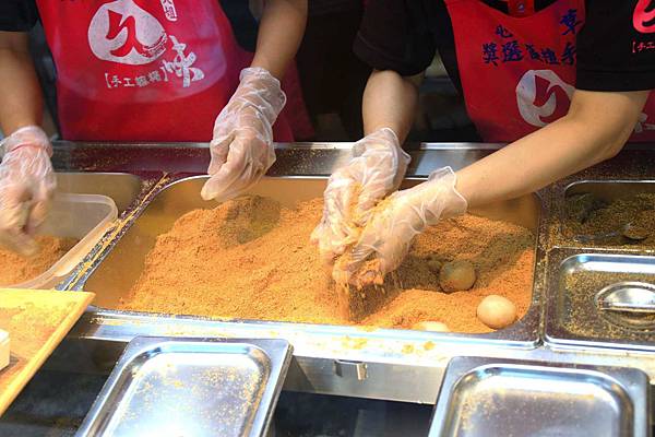 南投草屯旅遊必備伴手禮，久味麻糬草屯大姐手工麻糬-手工現做的美味