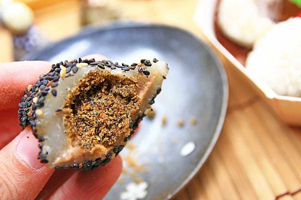 南投草屯旅遊必備伴手禮，久味麻糬草屯大姐手工麻糬-手工現做的美味