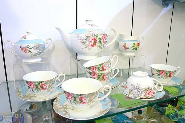 彰化僑俐瓷器-超過上萬種瓷具、茶具、盤子、碗筷、杯子及日本進口高級品餐具全部銅板價起