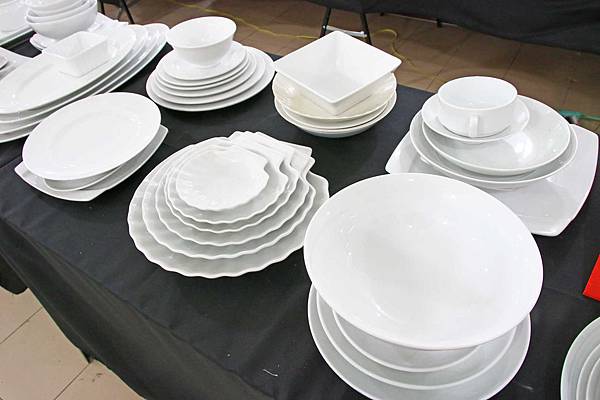 彰化僑俐瓷器-超過上萬種瓷具、茶具、盤子、碗筷、杯子及日本進口高級品餐具全部銅板價起