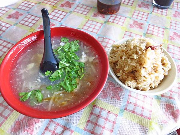 【台北】社子六段油飯-20元超便宜的魯肉油飯